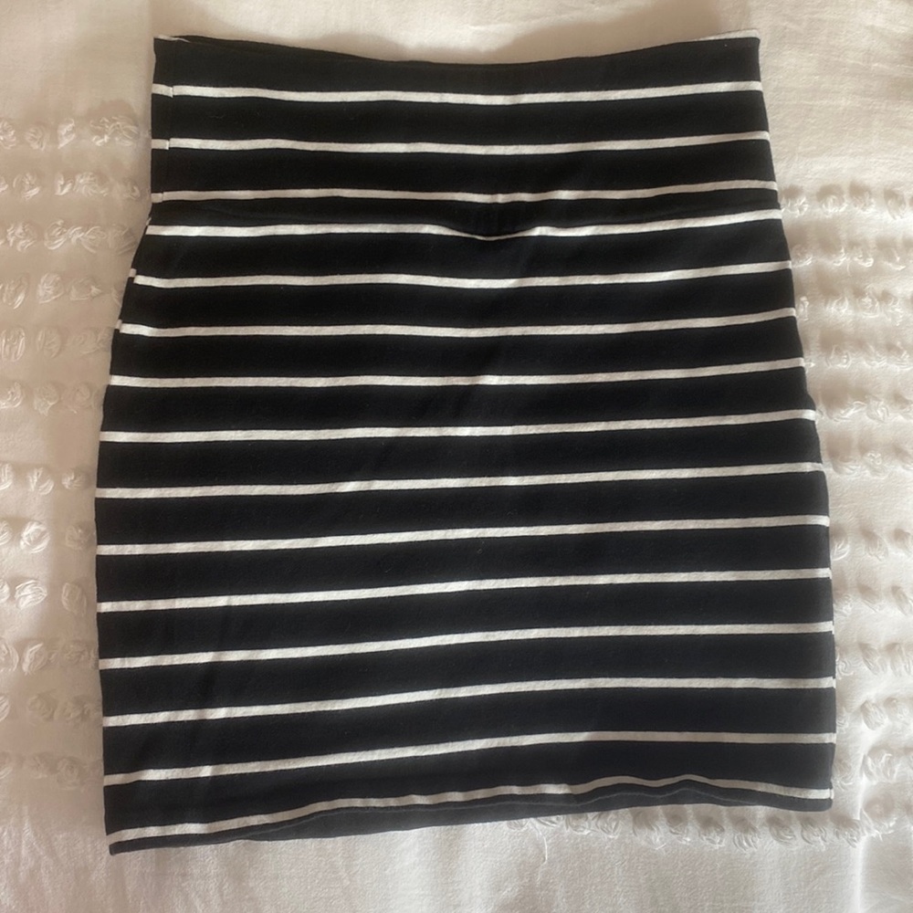 Pencil skirt (stripped black and white)